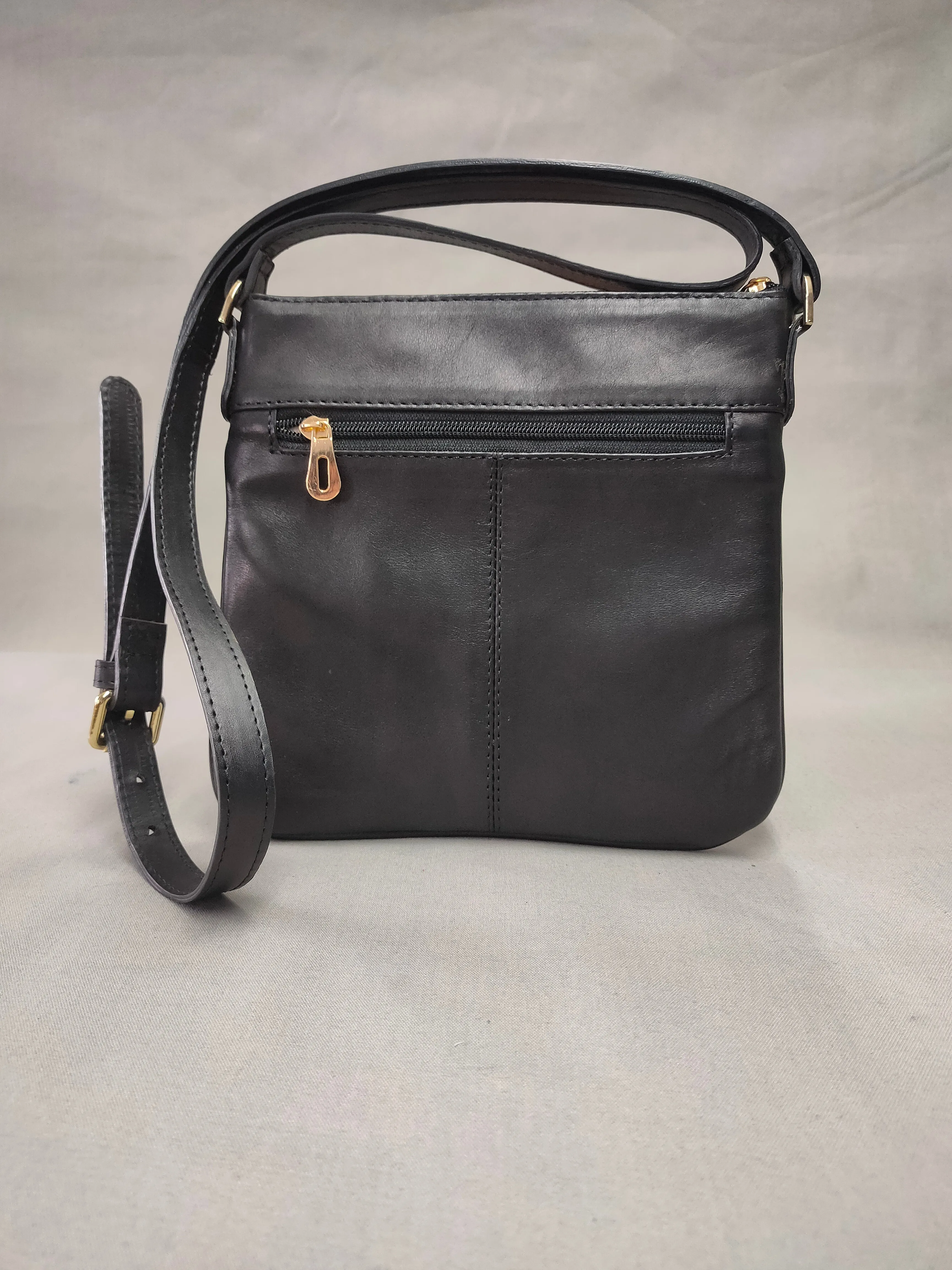 Abena sling bag black