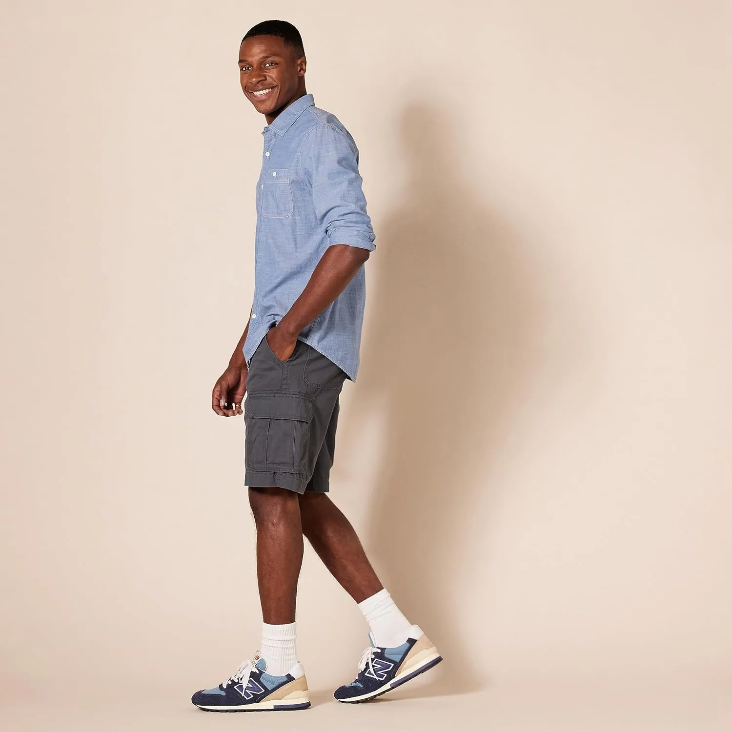 Amazon Essentials Men's 10" Classic-Fit Cargo Short (Available in Big & Tall)