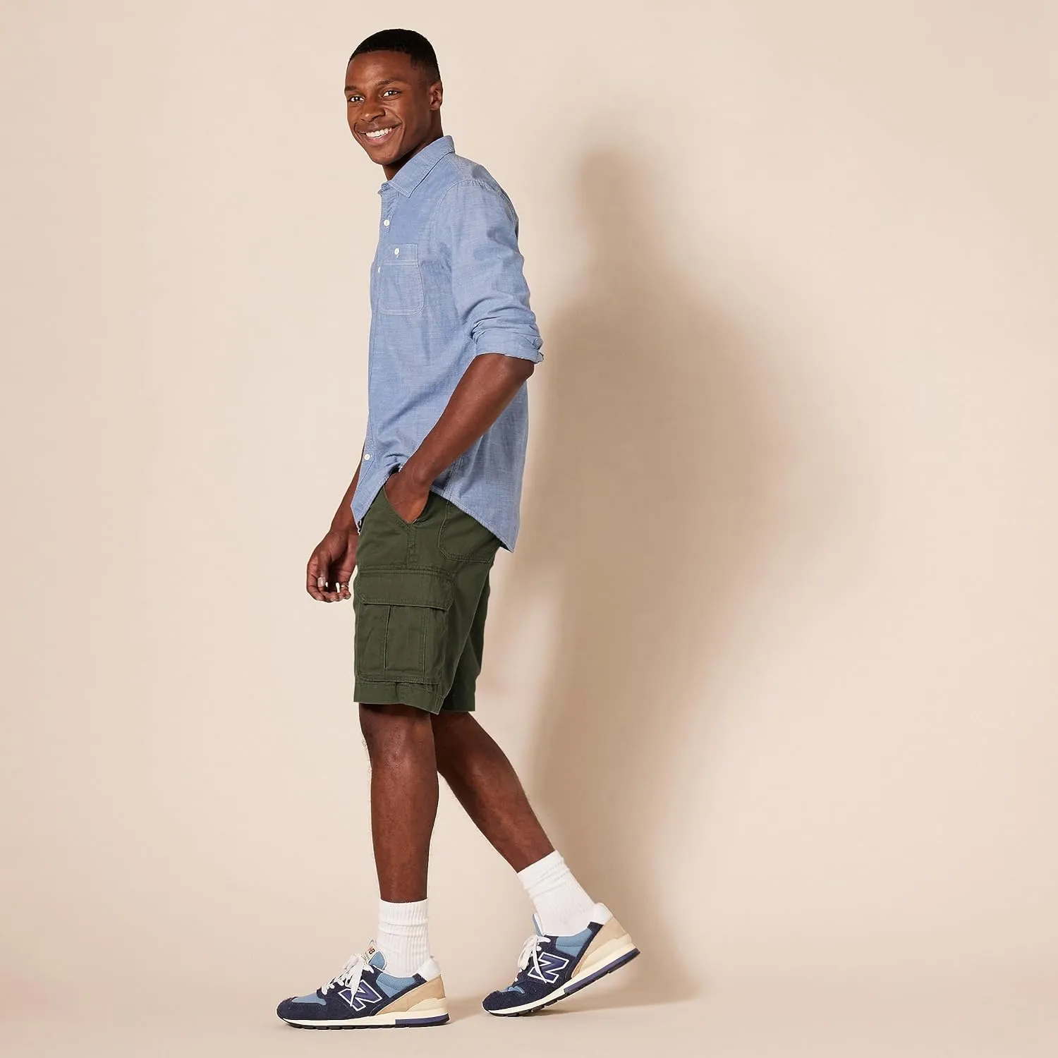 Amazon Essentials Men's 10" Classic-Fit Cargo Short (Available in Big & Tall)