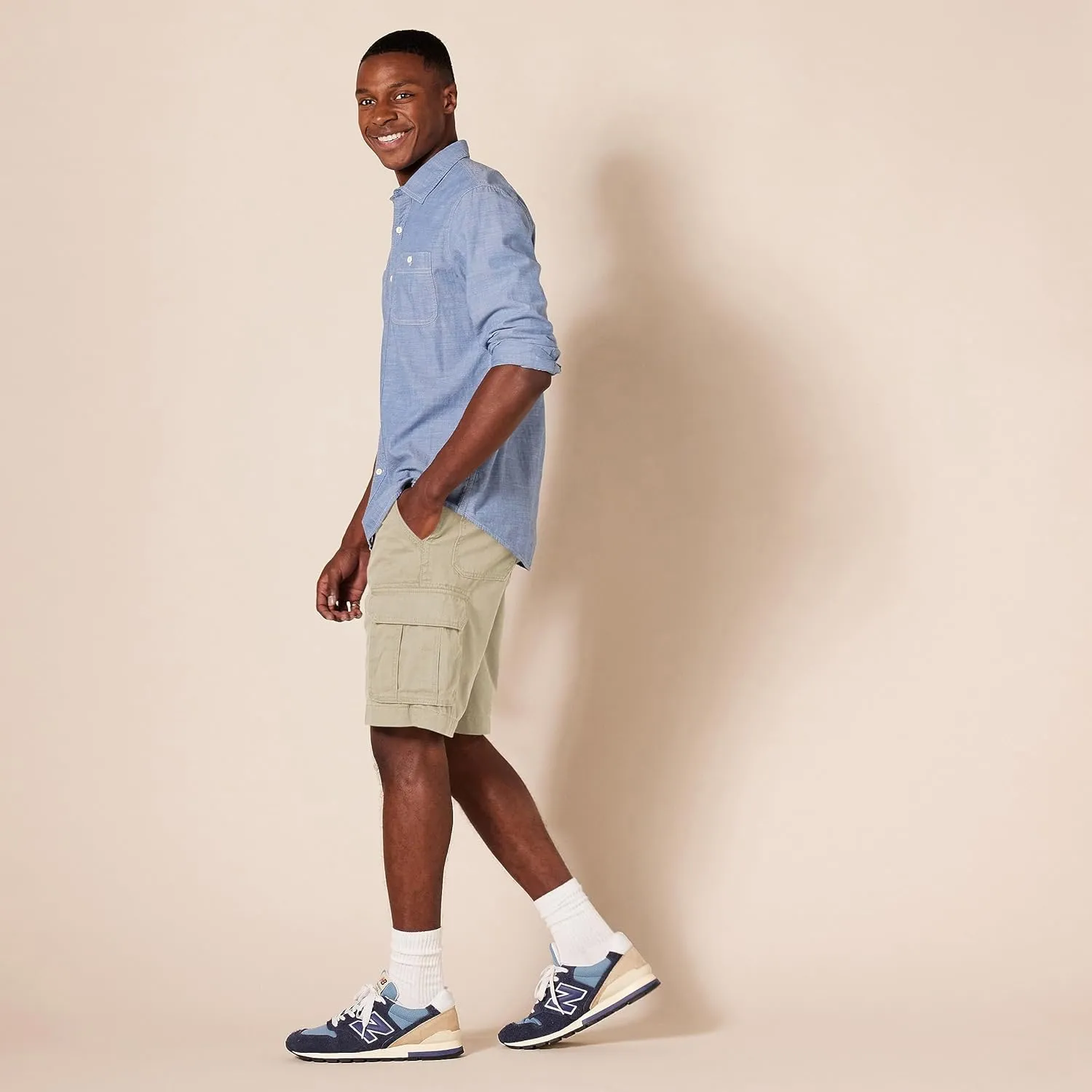 Amazon Essentials Men's 10" Classic-Fit Cargo Short (Available in Big & Tall)