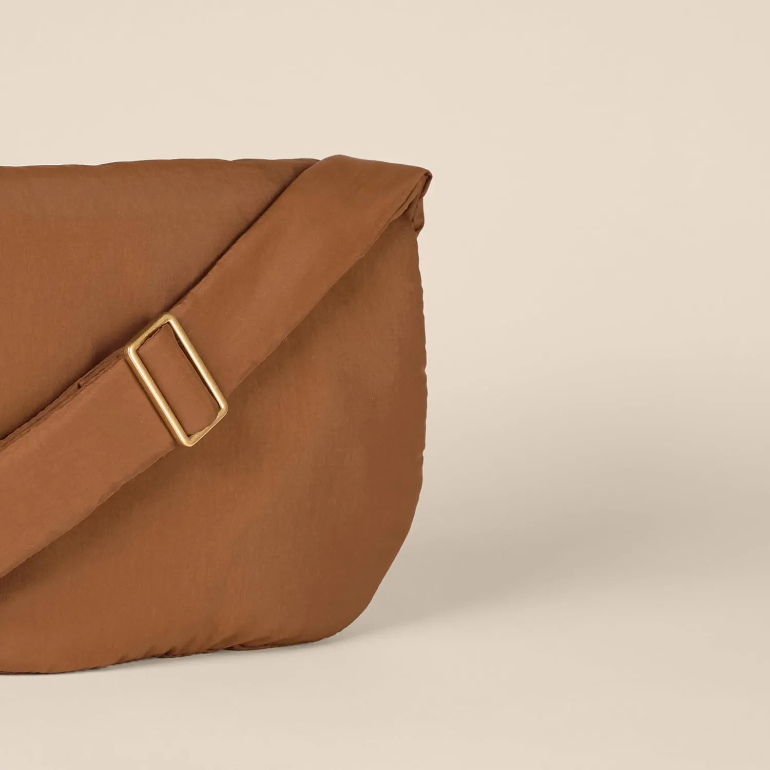 Amazon Essentials Women's Nylon Crossbody Flap Bag