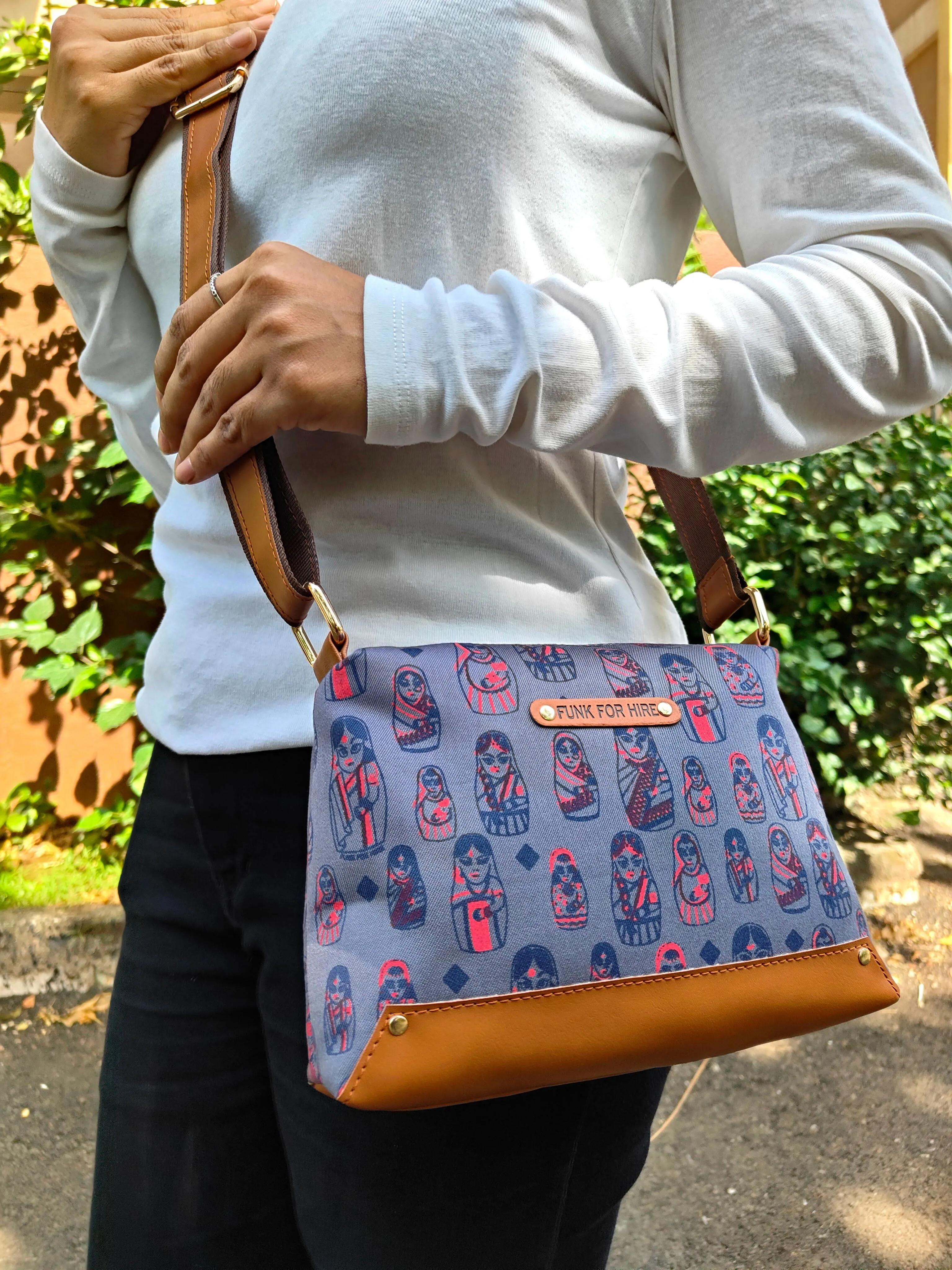 Doll  Printed Canvas Box Sling Bag Gray