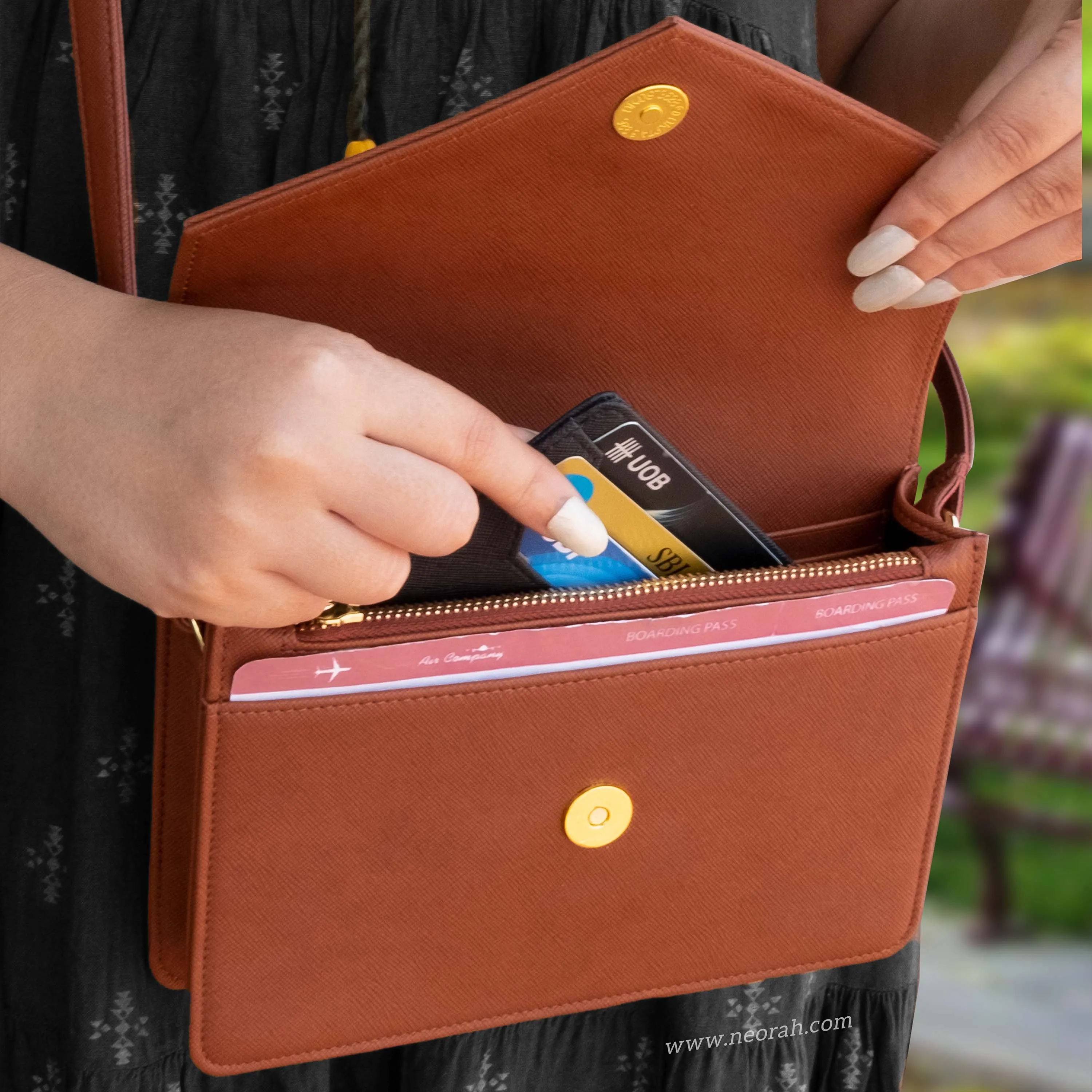 EMMA | CROSSBODY SLING BAG | ENVELOPE