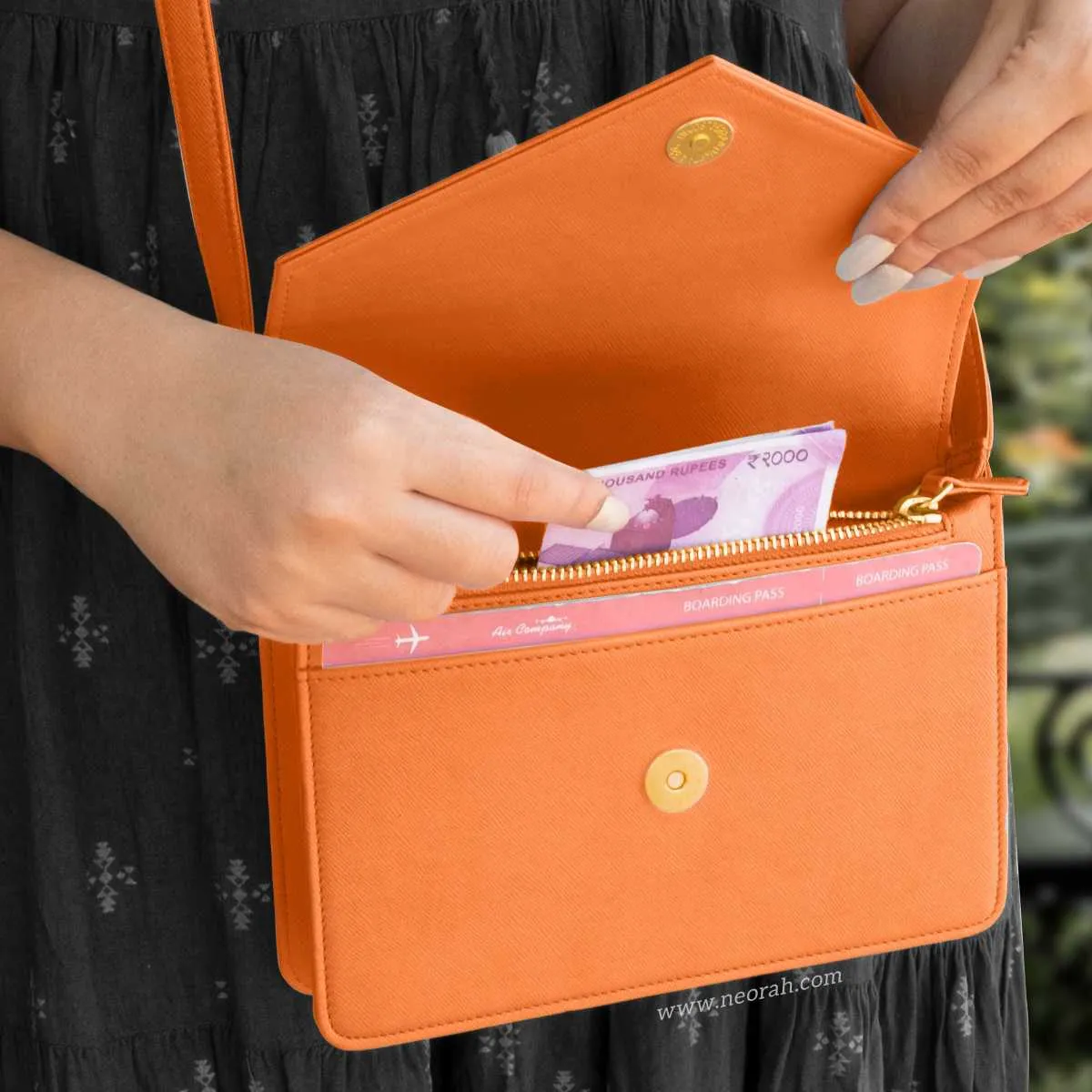 EMMA | CROSSBODY SLING BAG | ENVELOPE
