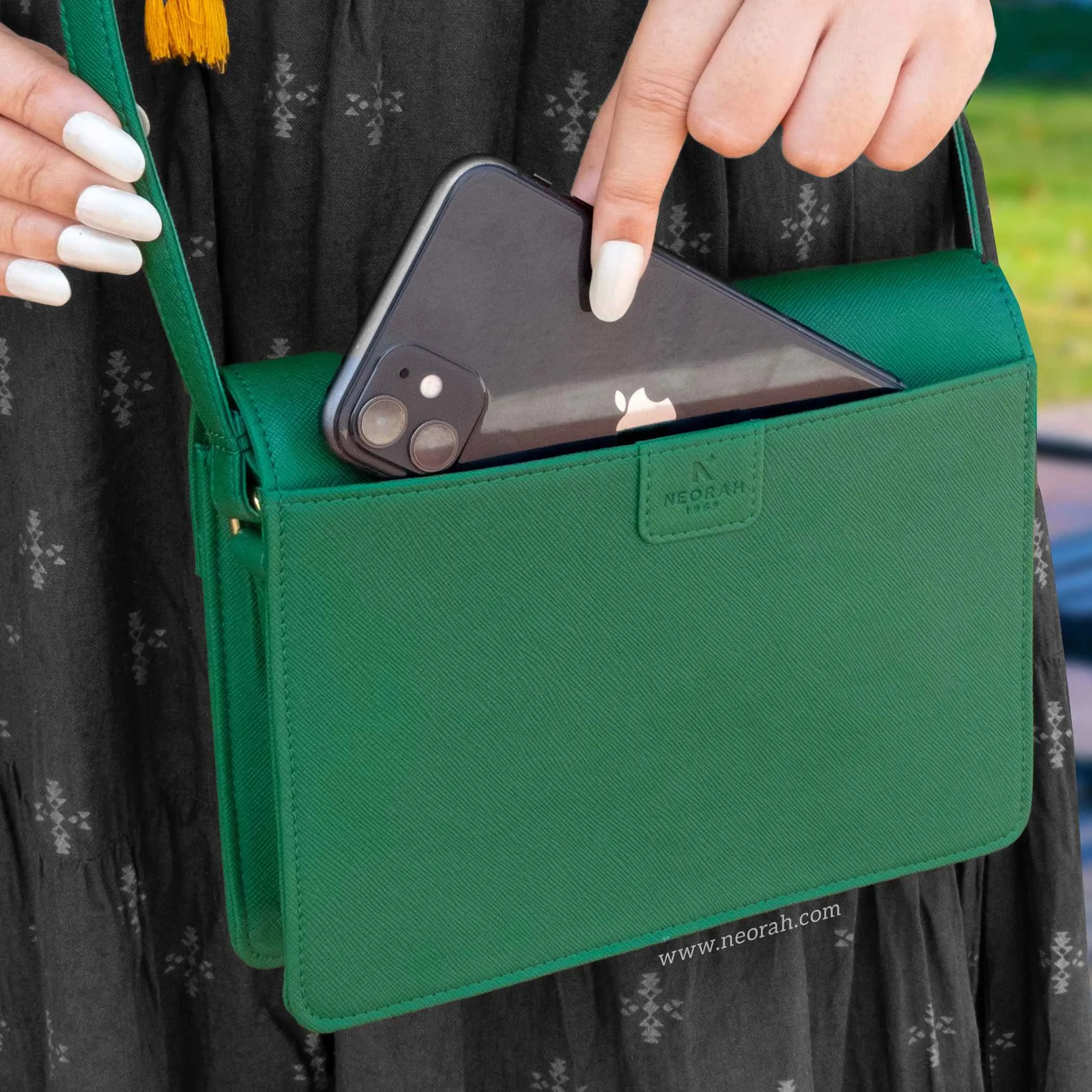EMMA | CROSSBODY SLING BAG | ENVELOPE