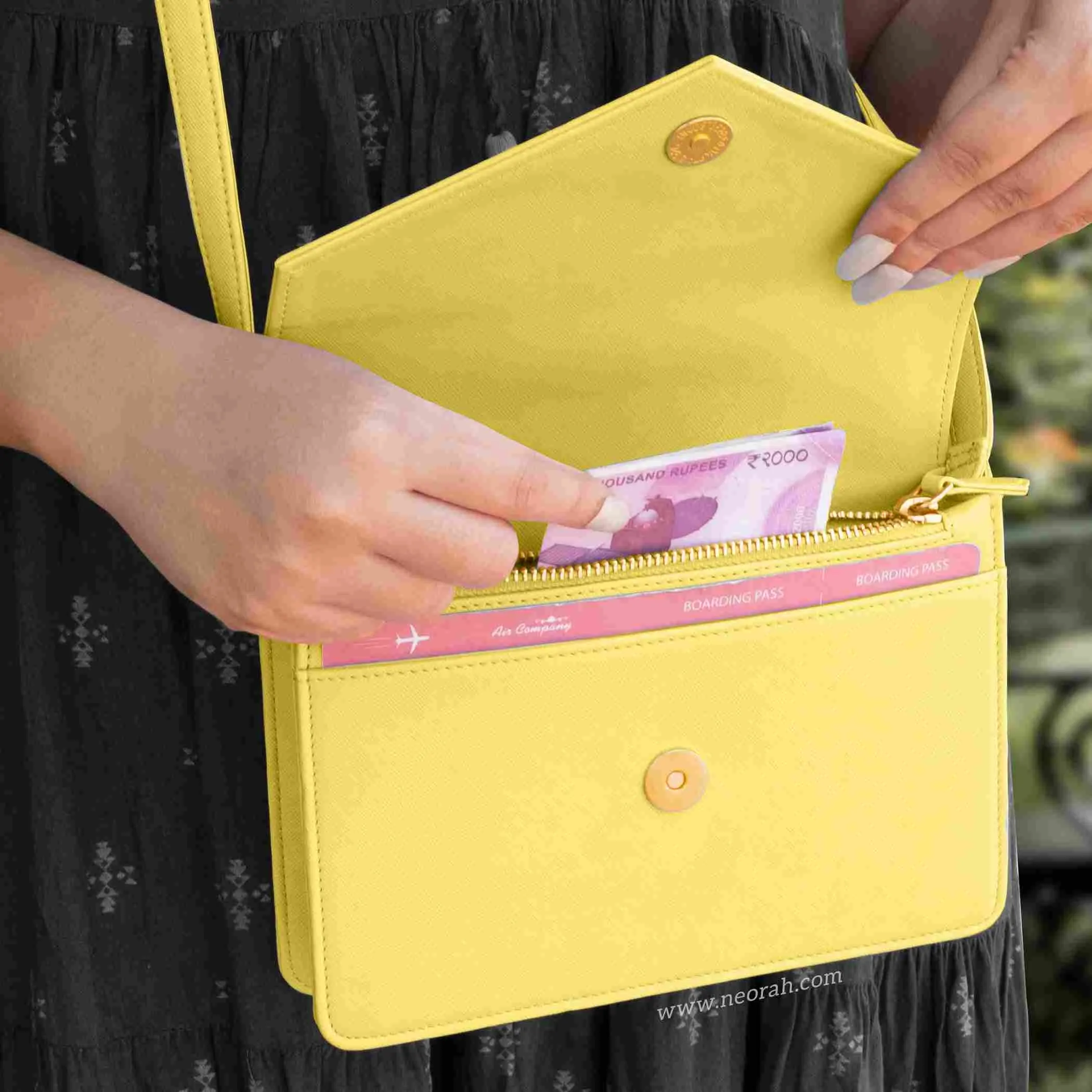 EMMA | CROSSBODY SLING BAG | ENVELOPE