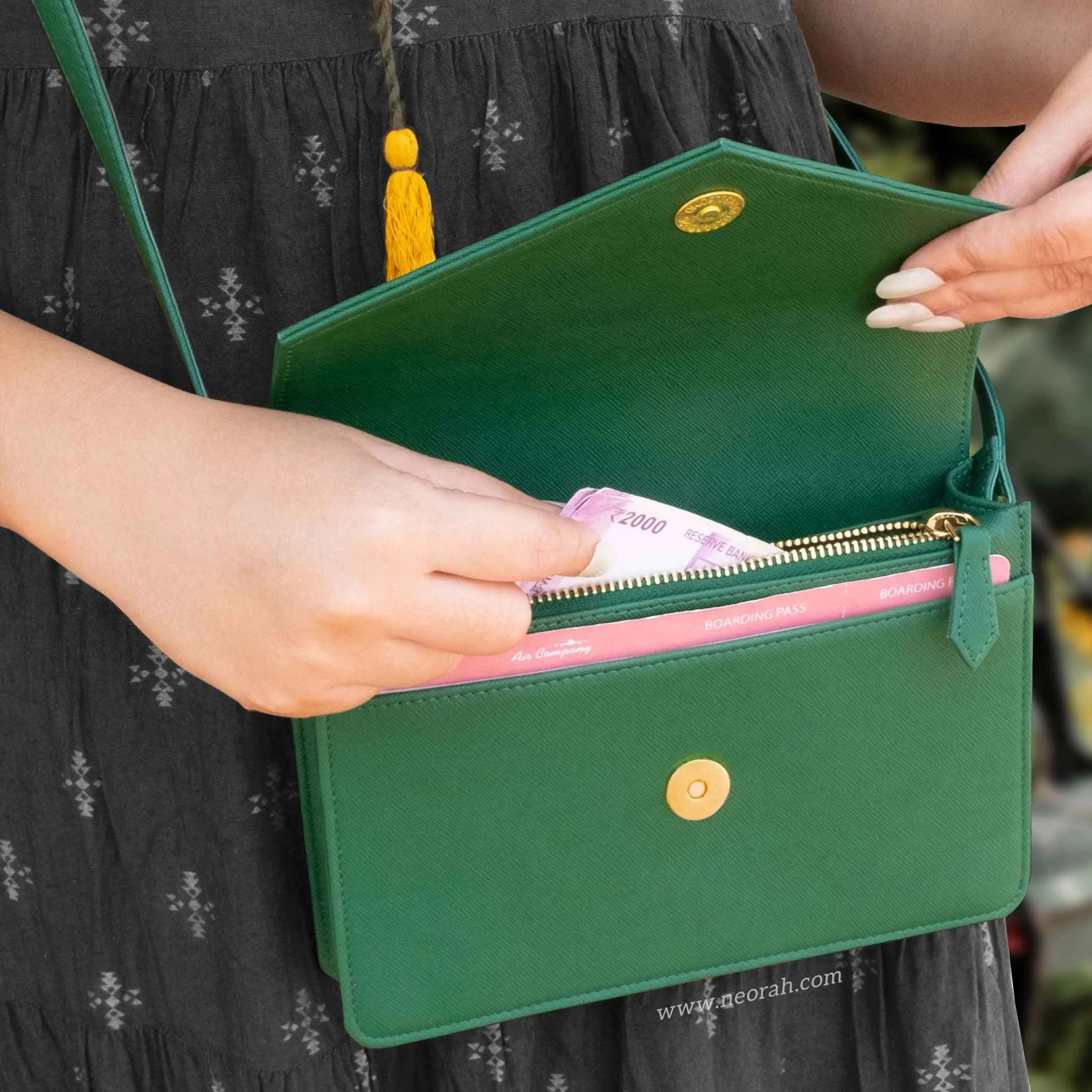 EMMA | CROSSBODY SLING BAG | ENVELOPE