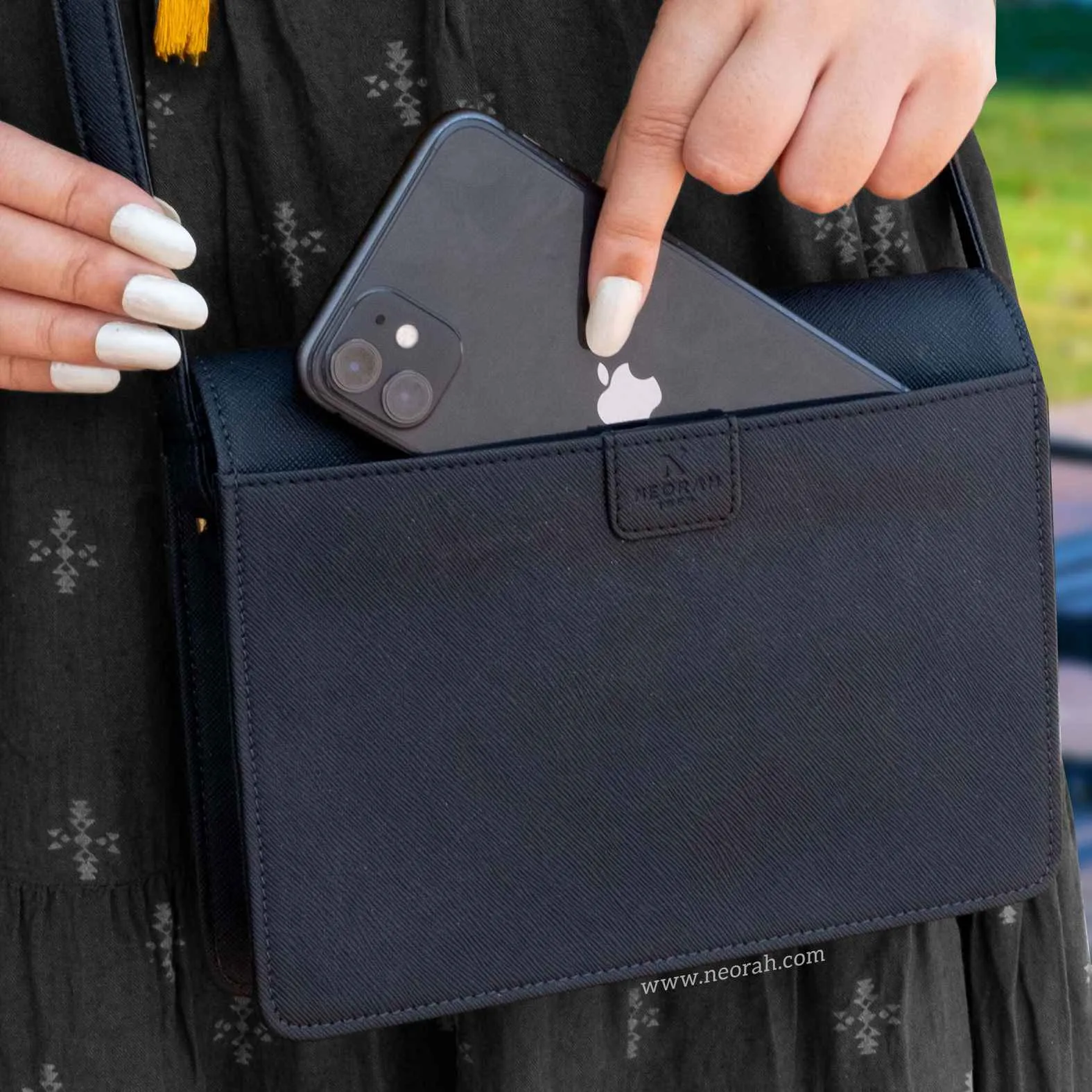 EMMA | CROSSBODY SLING BAG | ENVELOPE