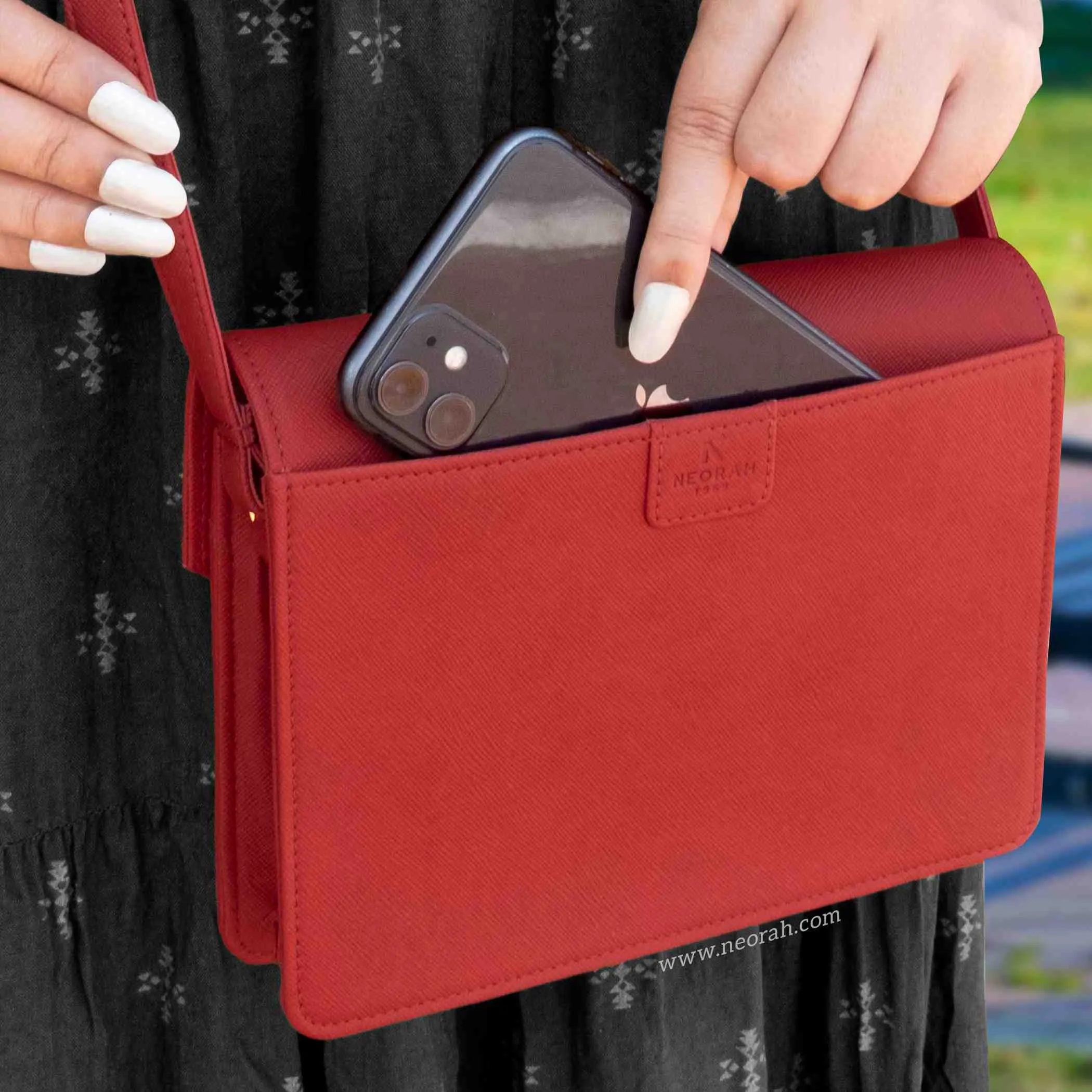 EMMA | CROSSBODY SLING BAG | ENVELOPE