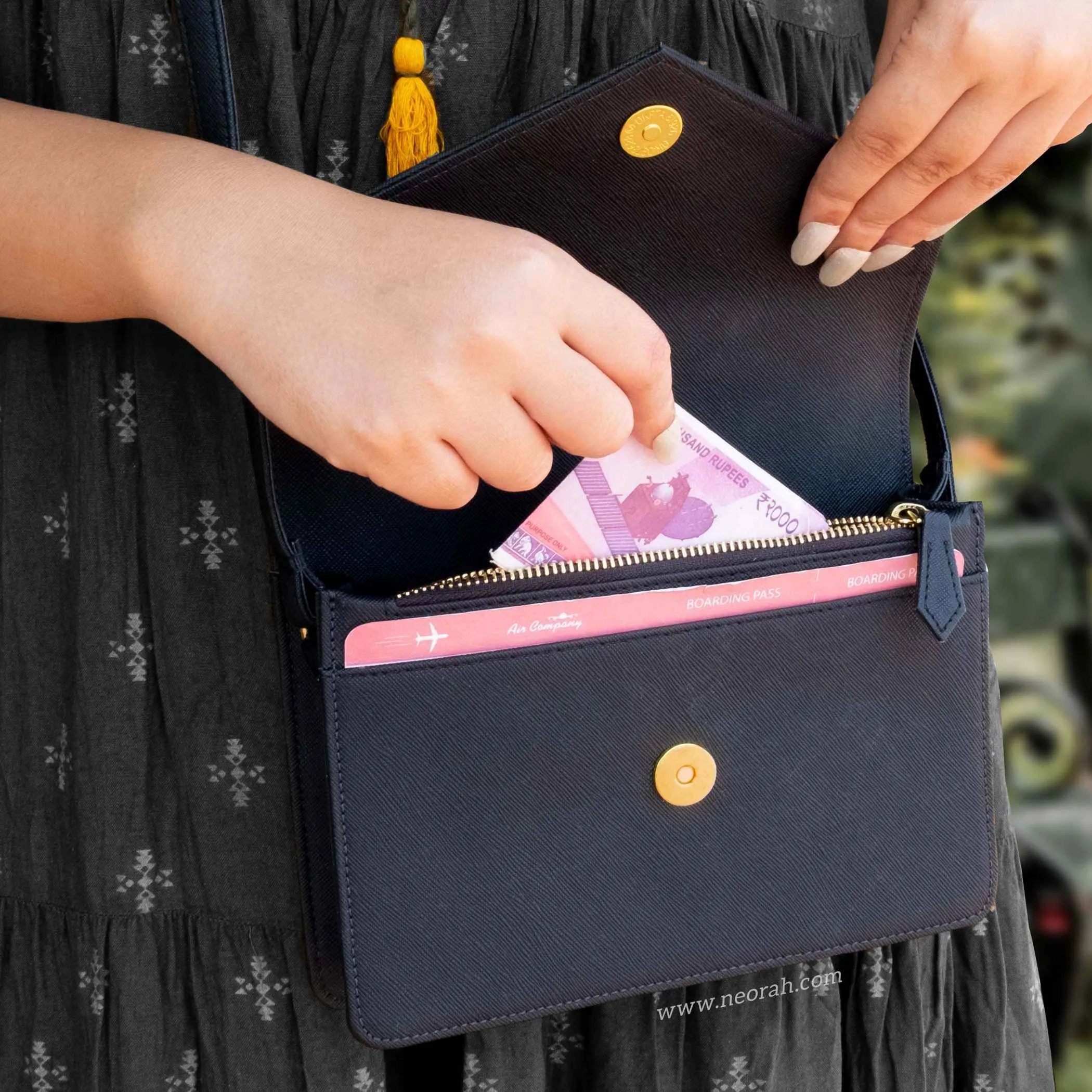 EMMA | CROSSBODY SLING BAG | ENVELOPE