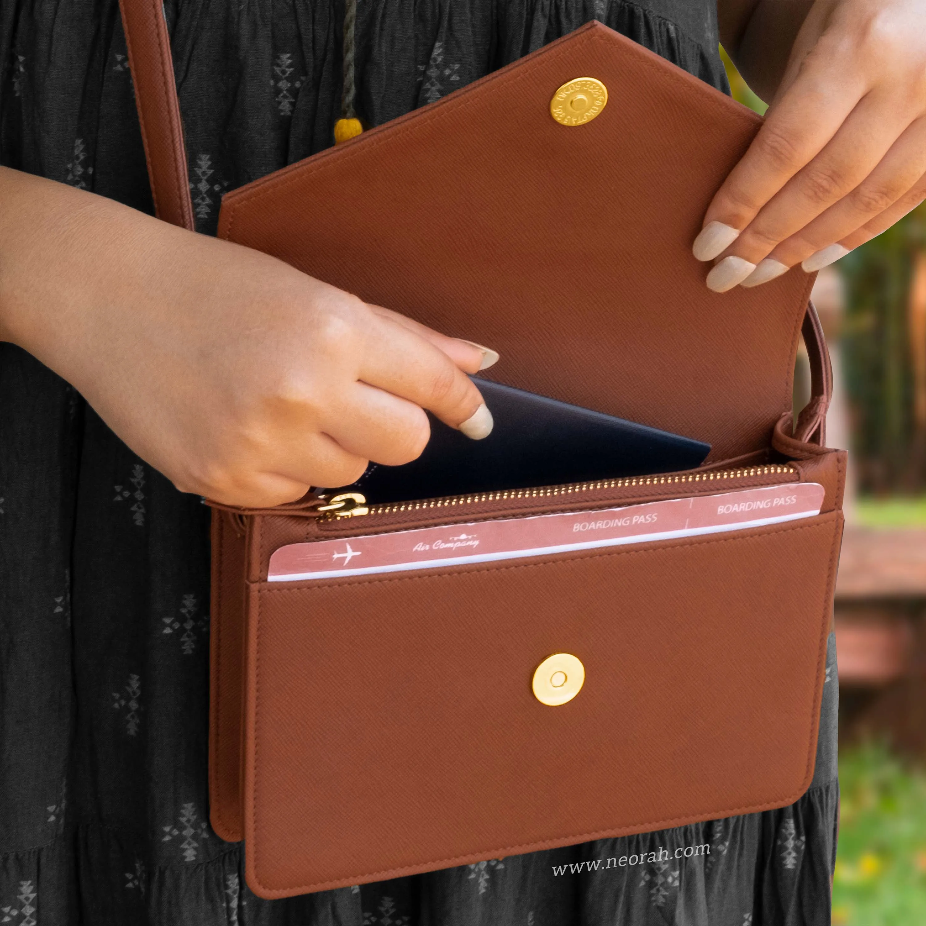 EMMA | CROSSBODY SLING BAG | ENVELOPE