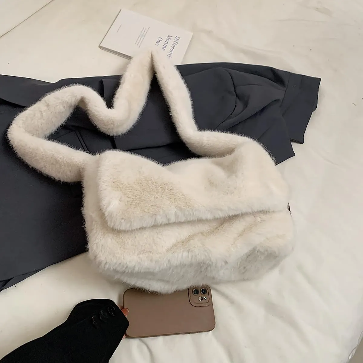 Furry Faux Fur Shoulder Crossbody Bag for Women Cute Handbag Fluffy Plush Y2K Messenger Purse
