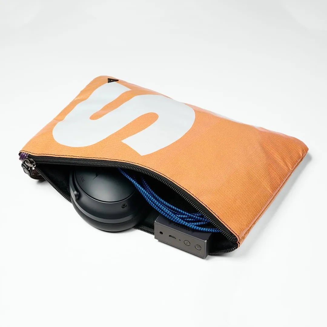 Rareform Charlie Pouch in Black | Lightweight, Recycled Material, Water-Resistant & Easy to Clean | Inner Fleece Lining
