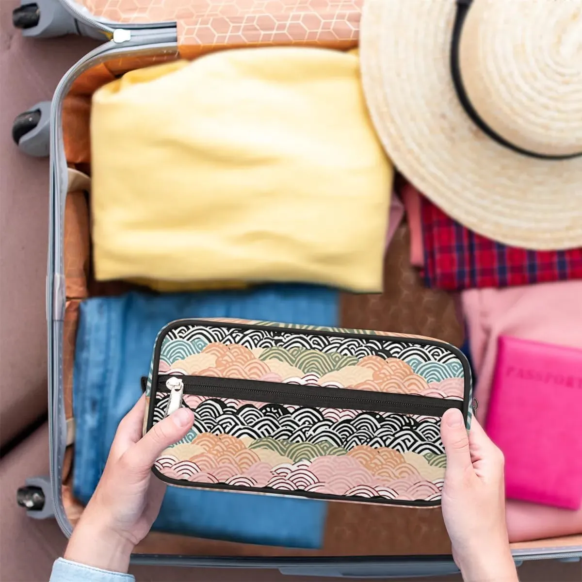 Travel Toiletry Bag for Women Men Abstract Ocean Water Hanging Cosmetic Bag Waterproof Makeup Bag for Shaving Makeup Toothbrush & Travel Essentials