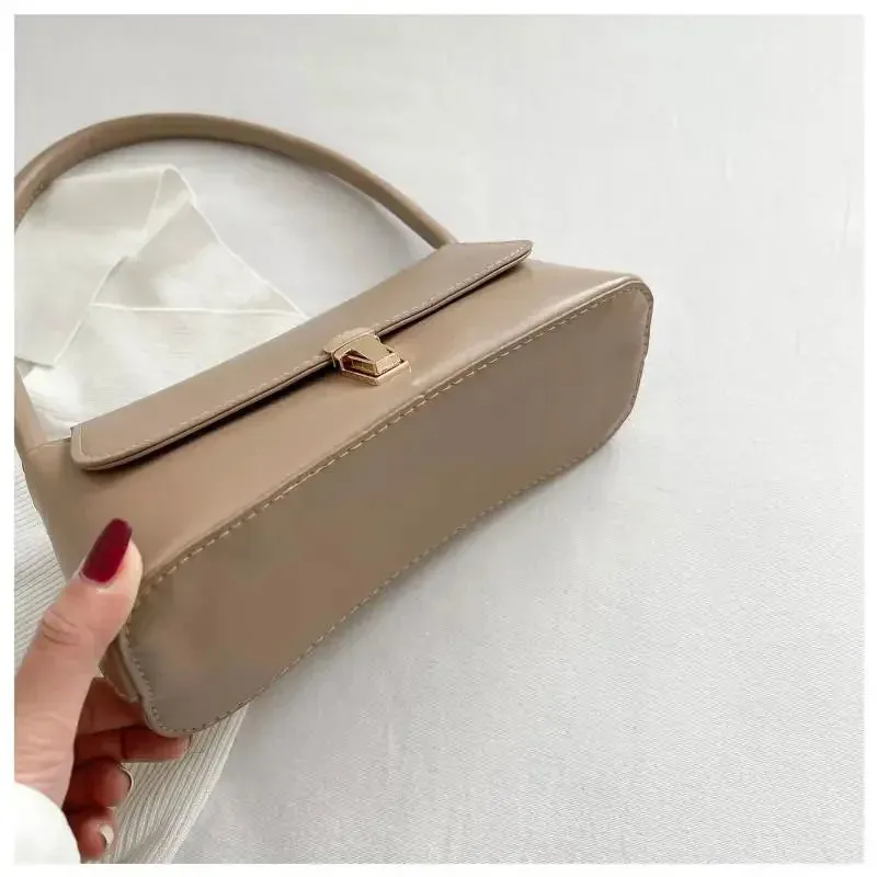 Veloria™ Retro Flap Shoulder Bag