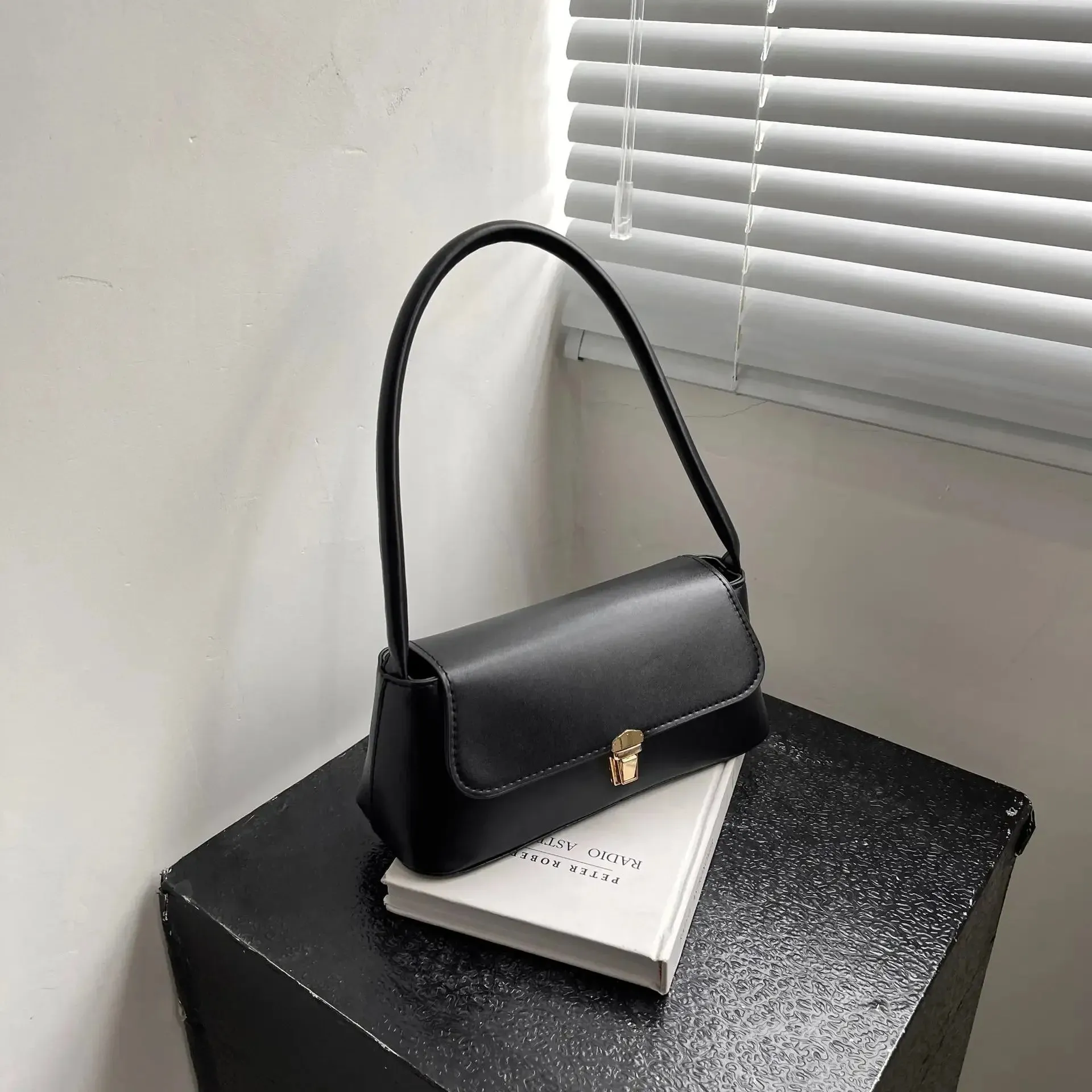 Veloria™ Retro Flap Shoulder Bag