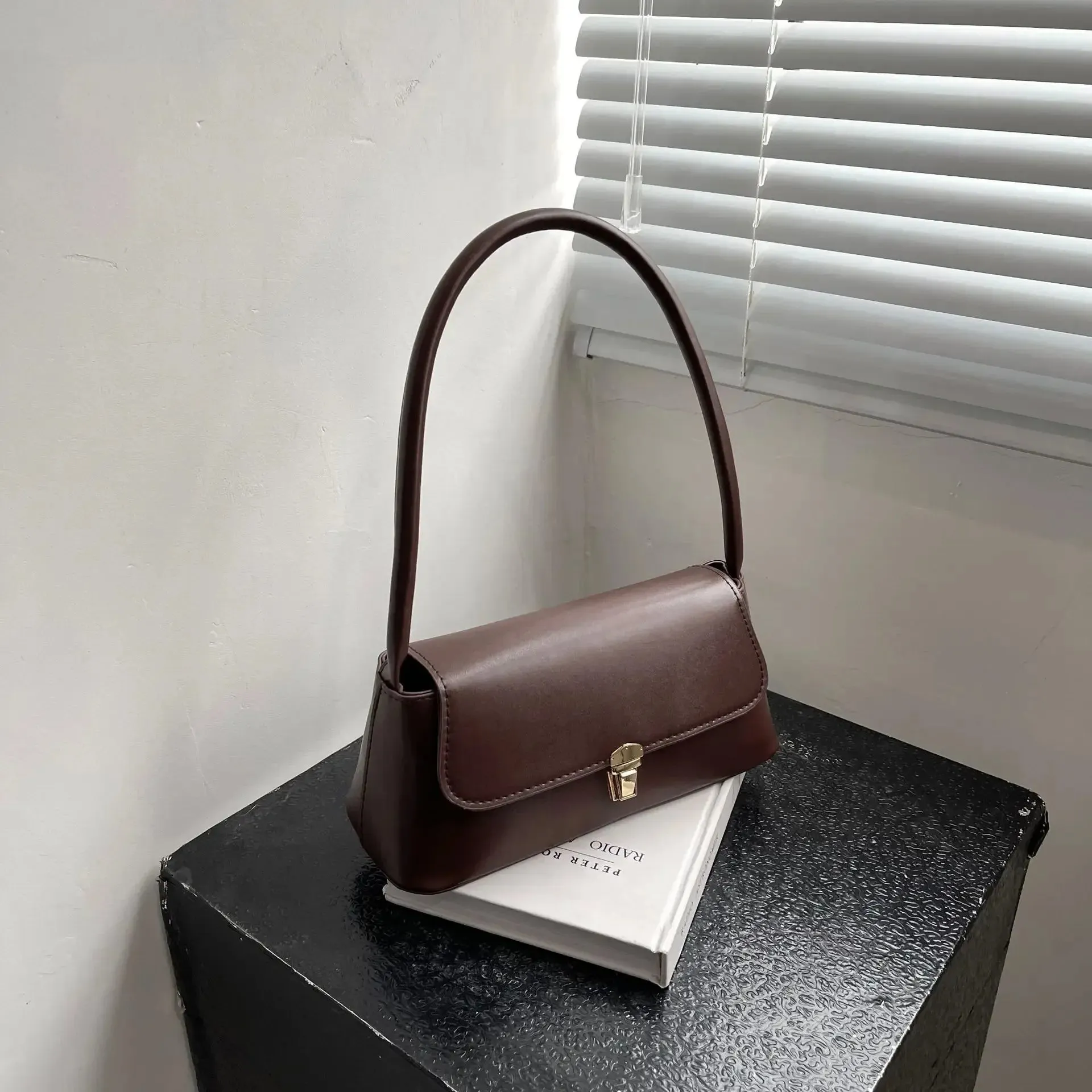 Veloria™ Retro Flap Shoulder Bag