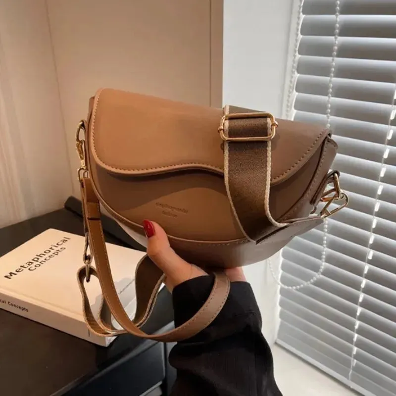Veloria™ Vintage Saddle Shoulder Bag