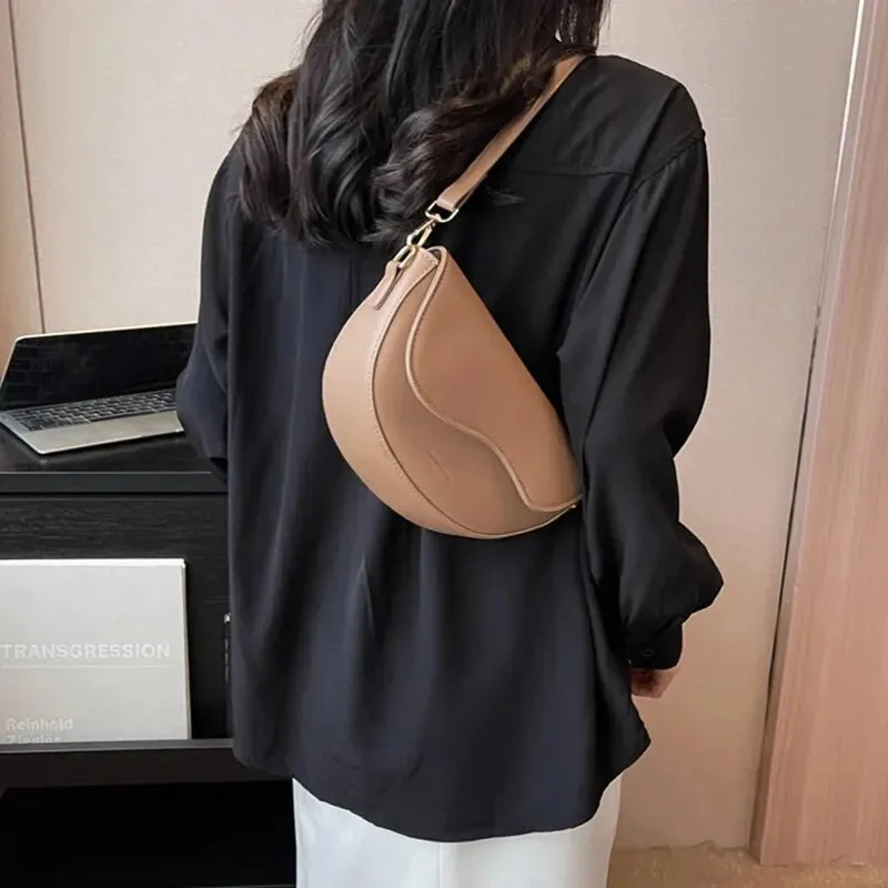 Veloria™ Vintage Saddle Shoulder Bag