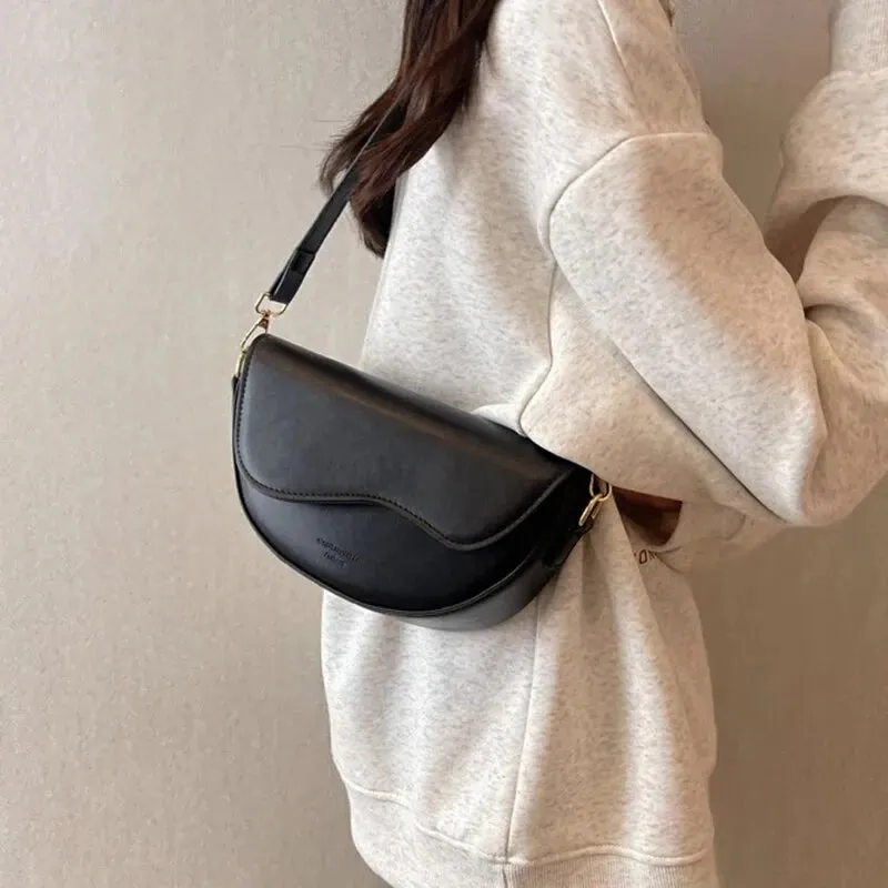 Veloria™ Vintage Saddle Shoulder Bag