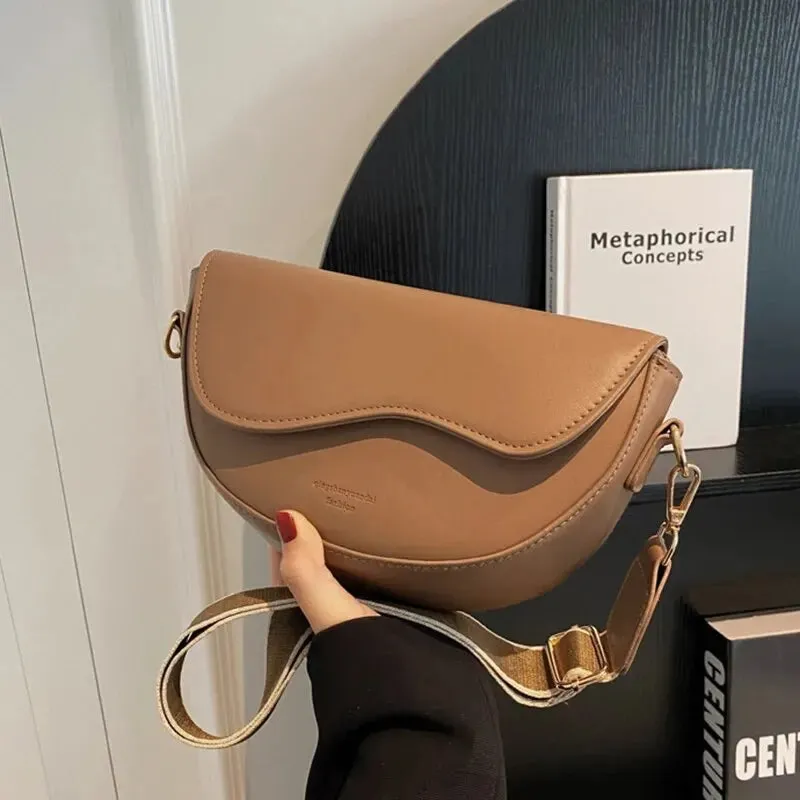 Veloria™ Vintage Saddle Shoulder Bag