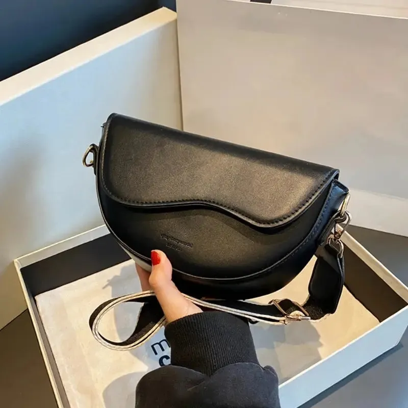 Veloria™ Vintage Saddle Shoulder Bag