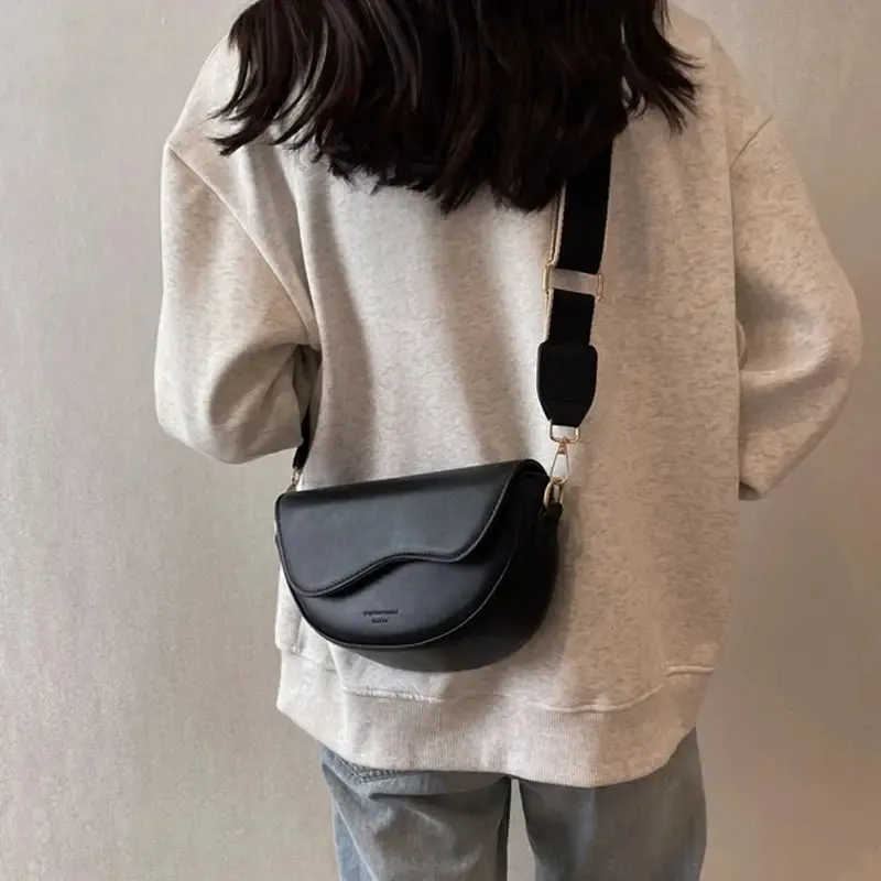 Veloria™ Vintage Saddle Shoulder Bag