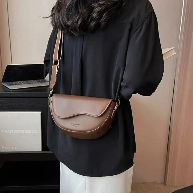 Veloria™ Vintage Saddle Shoulder Bag