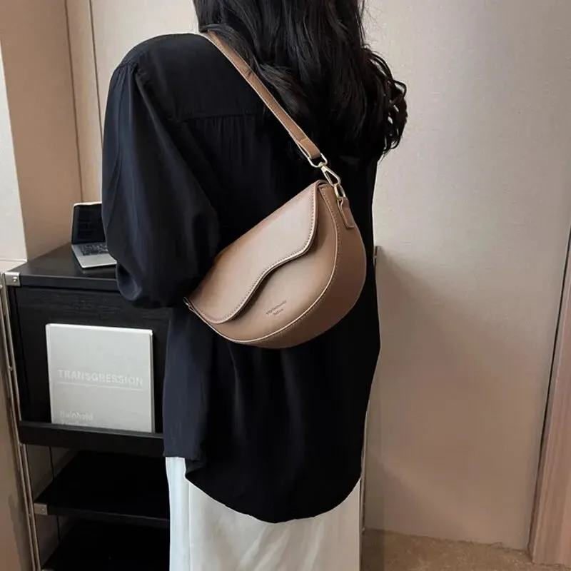 Veloria™ Vintage Saddle Shoulder Bag