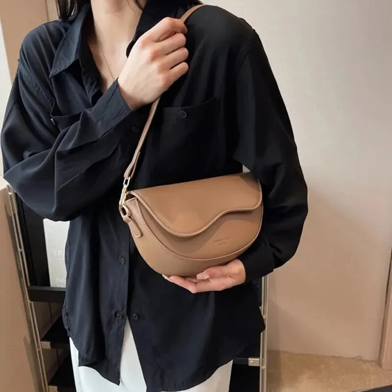 Veloria™ Vintage Saddle Shoulder Bag