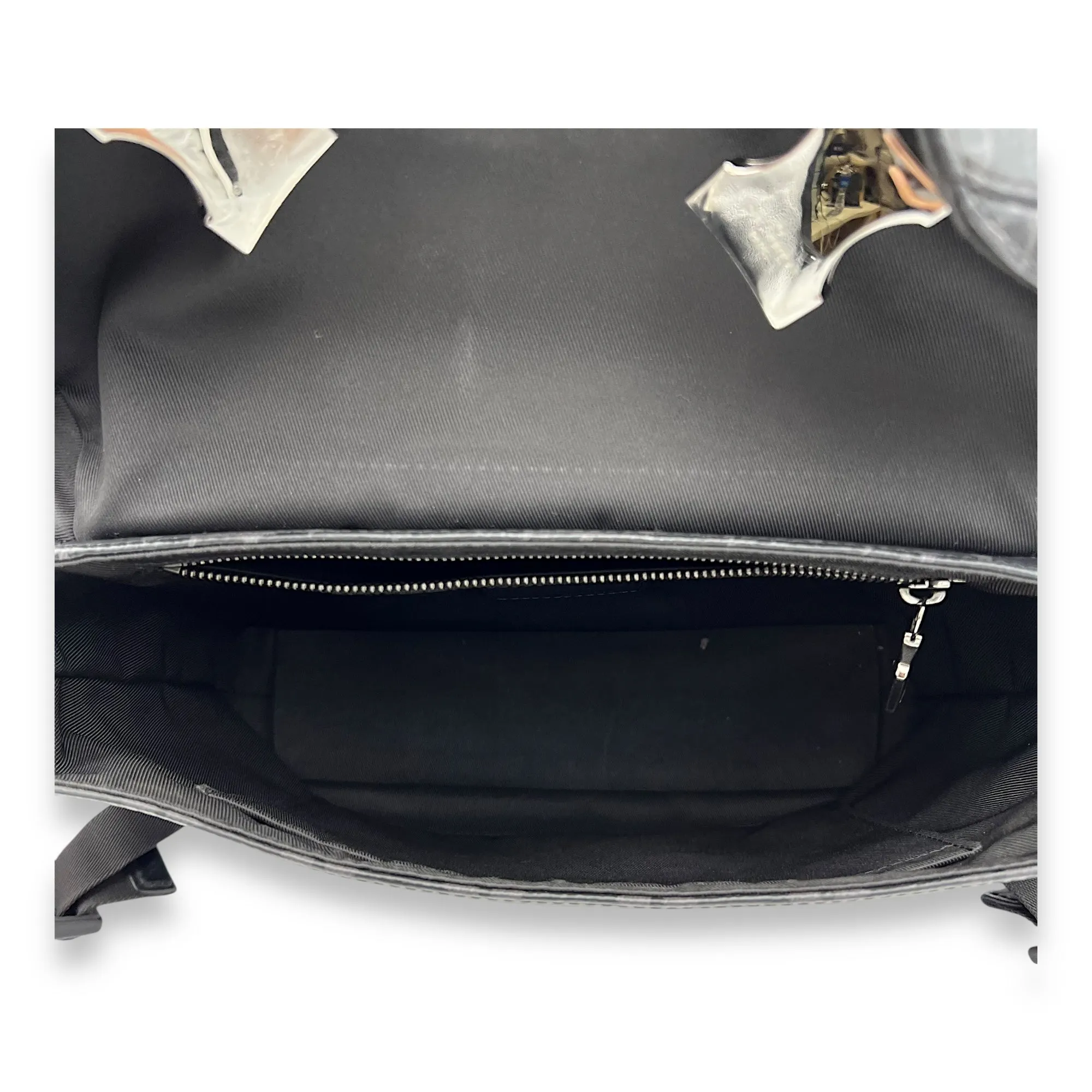 Voyager Messenger MM Black in Canvas, Silver hardware