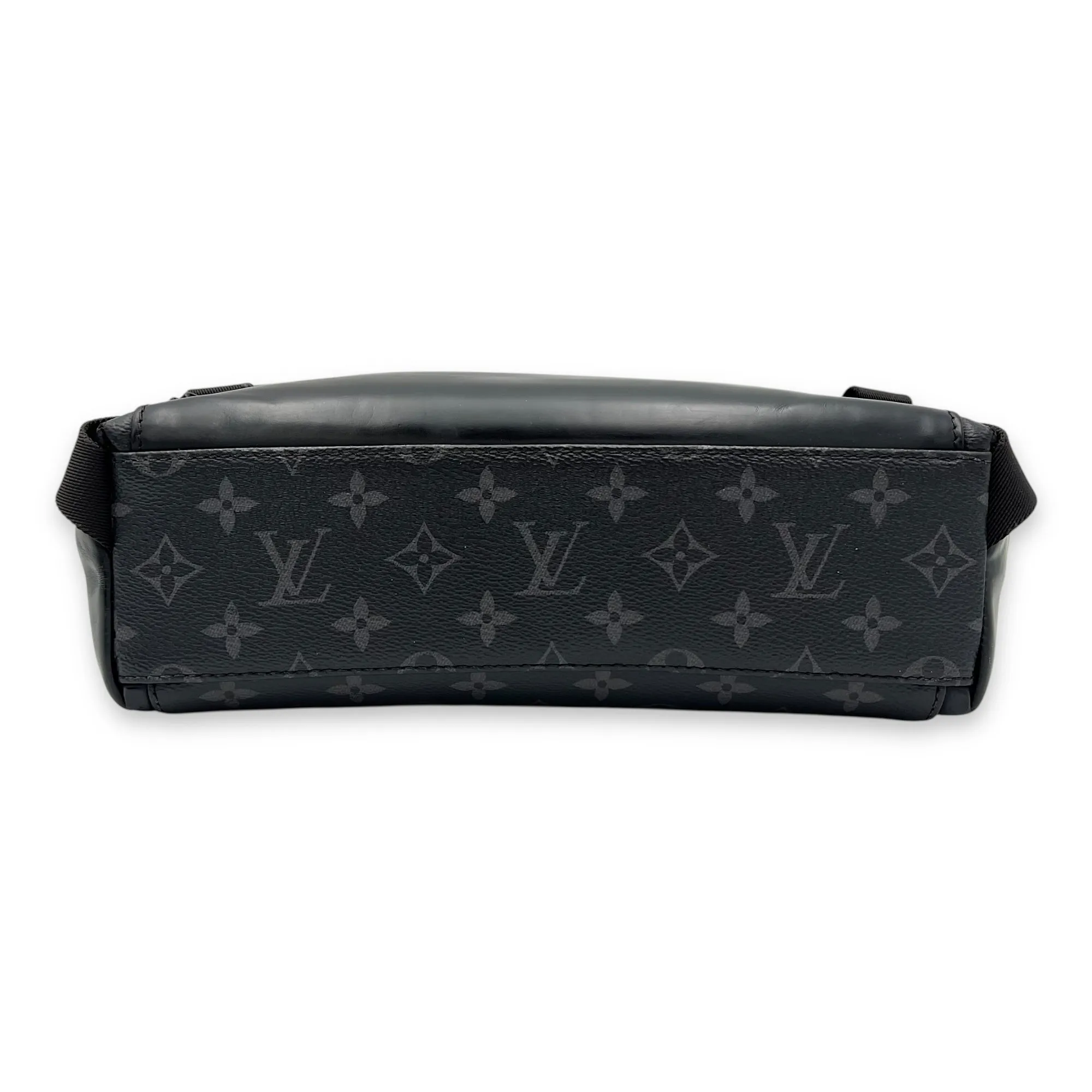 Voyager Messenger MM Black in Canvas, Silver hardware